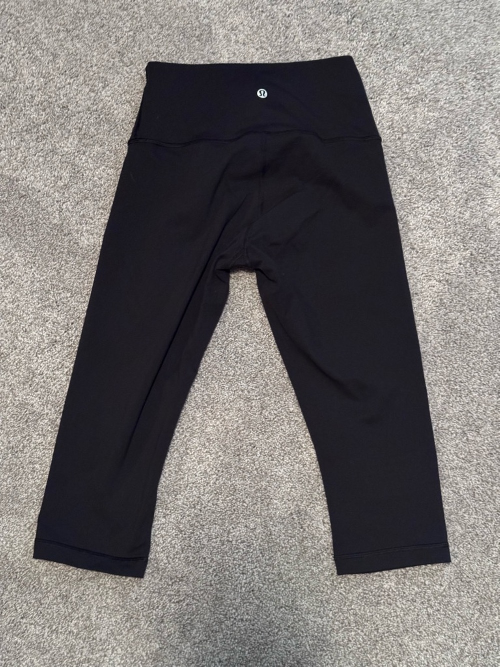 lululemon short yoga pants 16” inseam size 6